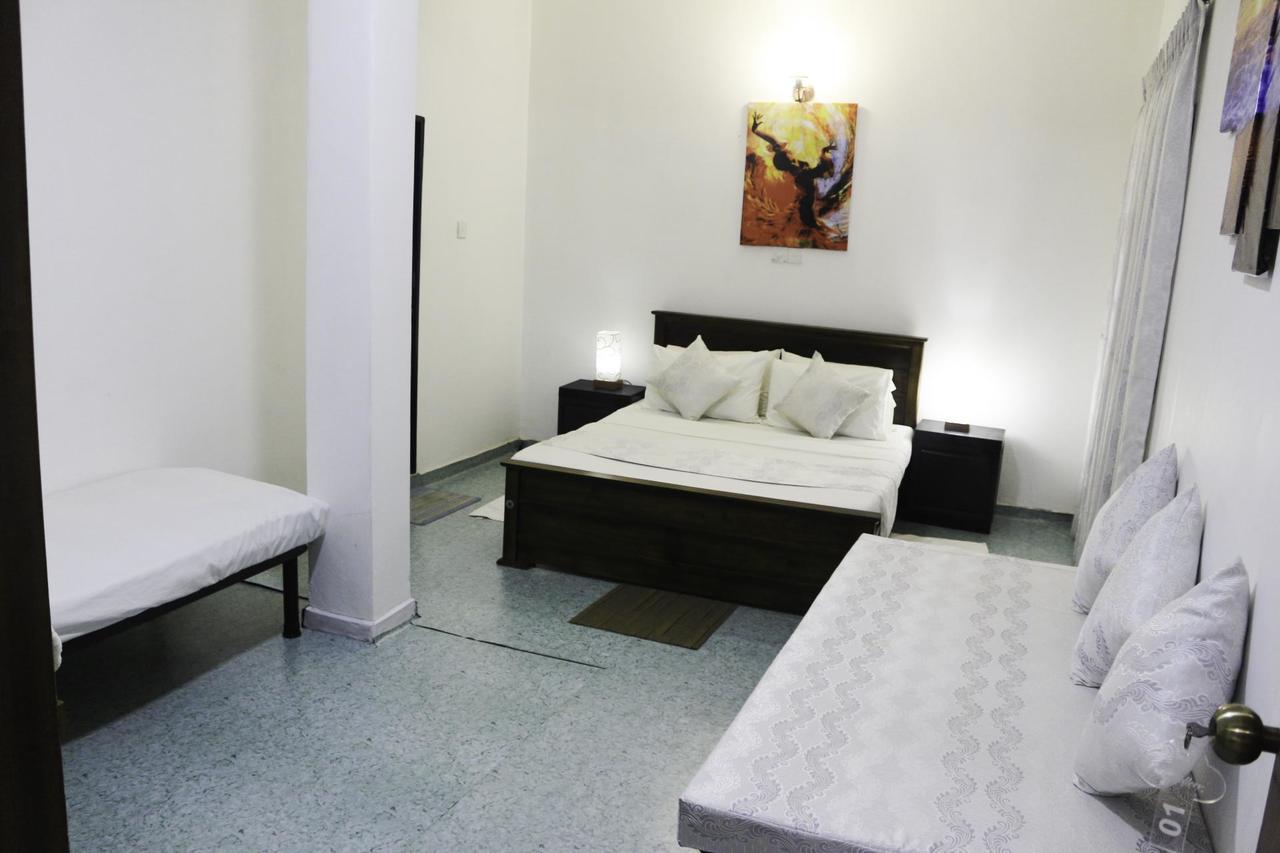 Yoho Travellers Residence Канди Экстерьер фото