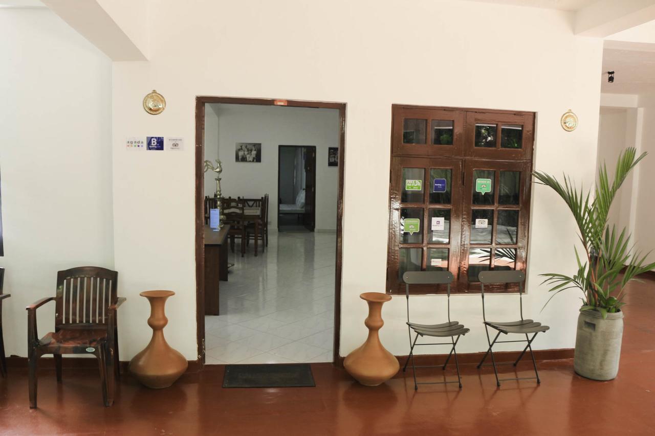 Yoho Travellers Residence Канди Экстерьер фото