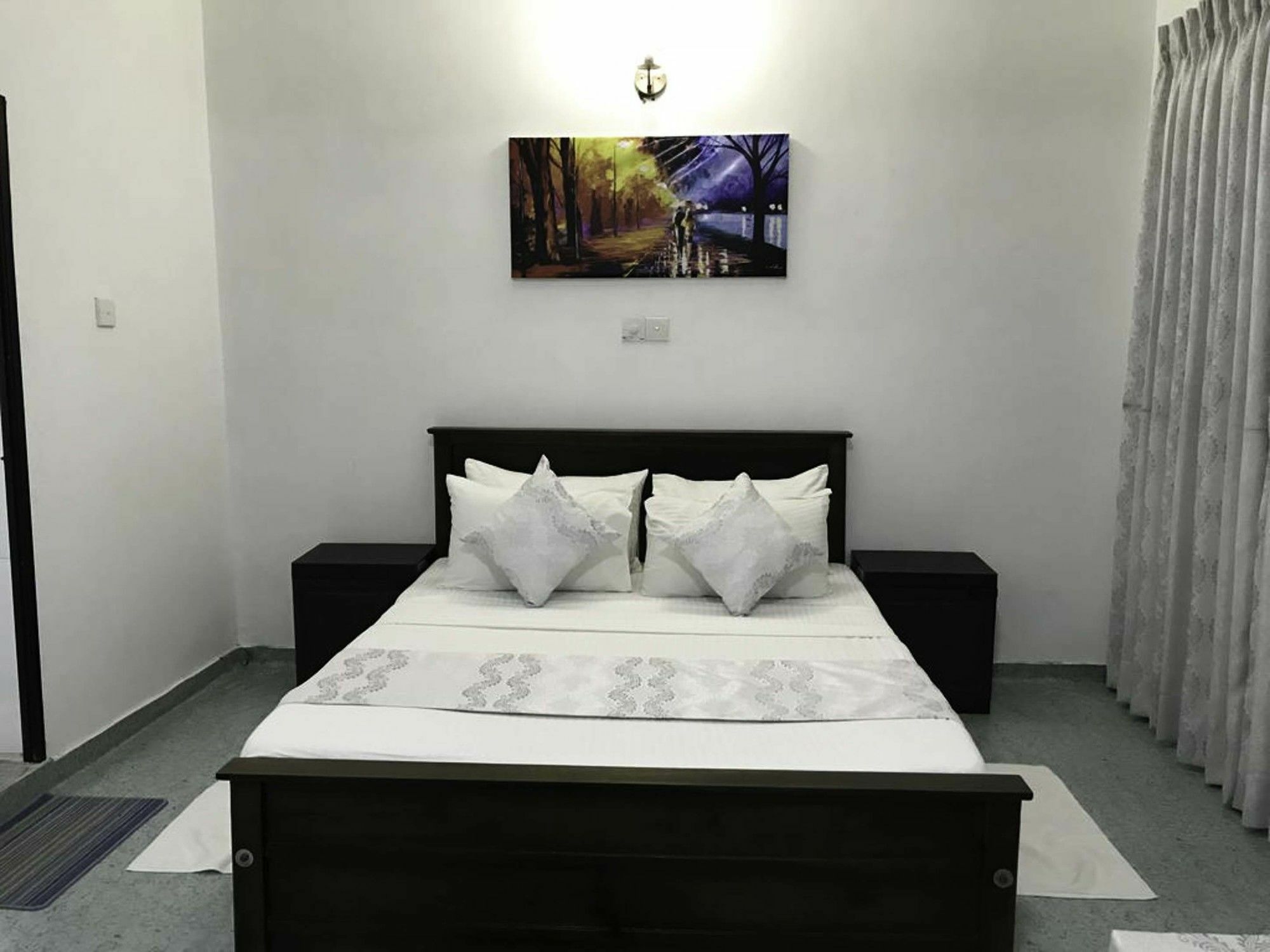 Yoho Travellers Residence Канди Экстерьер фото